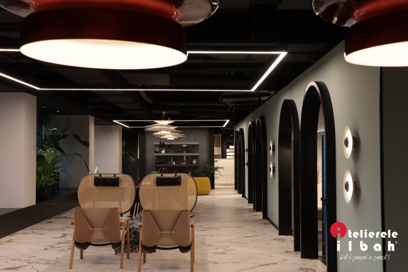 Vizita-la-showsoom-SAAB-cursanti-Design-Interior-1-Atelierele-ILBAH