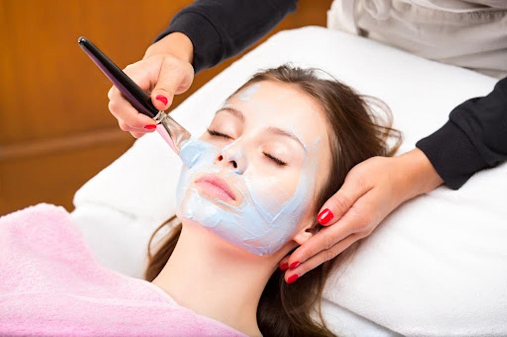 Cele-mai-bune-cursuri-de-cosmetica-Atelierele-ILBA